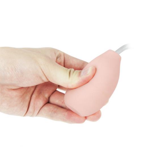 Realistické ejakulující dildo s přísavkou a samostatnou pumpou 20 x 4 cm.